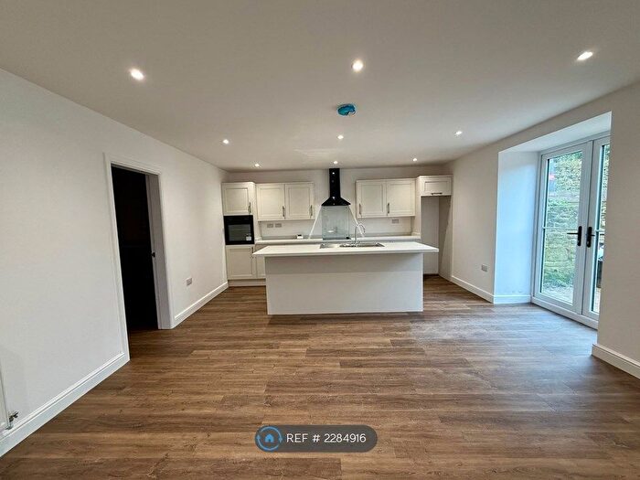 3 Bedroom Semi-Detached House To Rent In Lawns Courtyard, Wigan, WN5