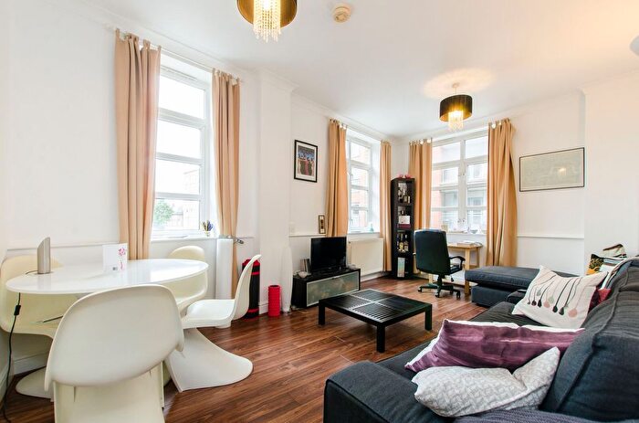 1 Bedroom Flat To Rent In Plumbers Row, Aldgate, London, E1