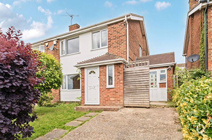 3 Bedroom Semi-Detached House For Sale In Maitland Court, Faversham, Kent, ME13