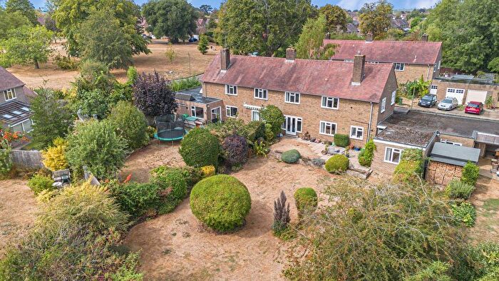5 Bedroom Semi-Detached House For Sale In Kingston Close, Abingdon, OX14