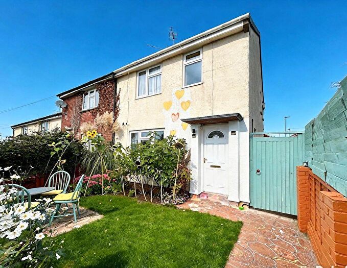 3 Bedroom Semi-Detached House For Sale In Beaconsview Road, Cinderford, GL14