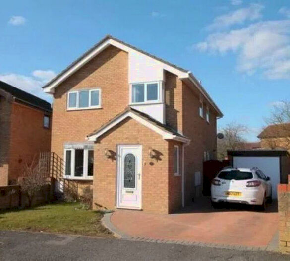 4 Bedroom Detached House To Rent In The Hedgerows, Furzton, Milton Keynes, MK4