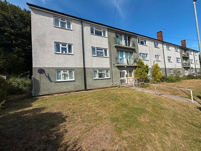 2 Bedroom Flat For Sale In King Alfreds Drive, Meanwood, Leeds, West Yorkshire., LS6