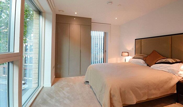 2 Bedroom Flat To Rent In Capell Apartments, Elephant And Castle, London, SE17