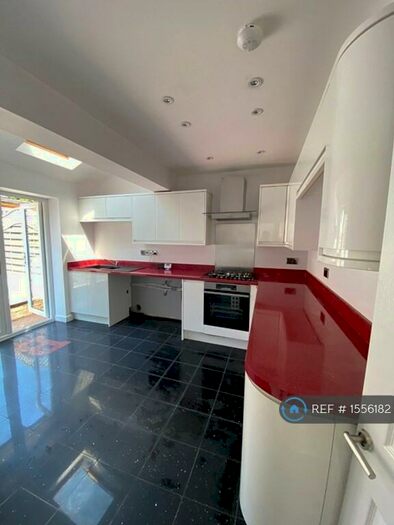 3 Bedroom Semi-Detached House To Rent In Shepton Crescent, Nottingham, NG8