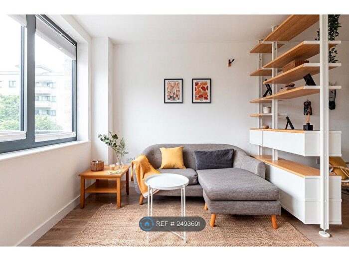 1 Bedroom Flat To Rent In St. Pauls Way, London, E3
