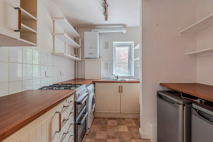 1 Bedroom Flat To Rent In Romsey Road, Winchester, SO22