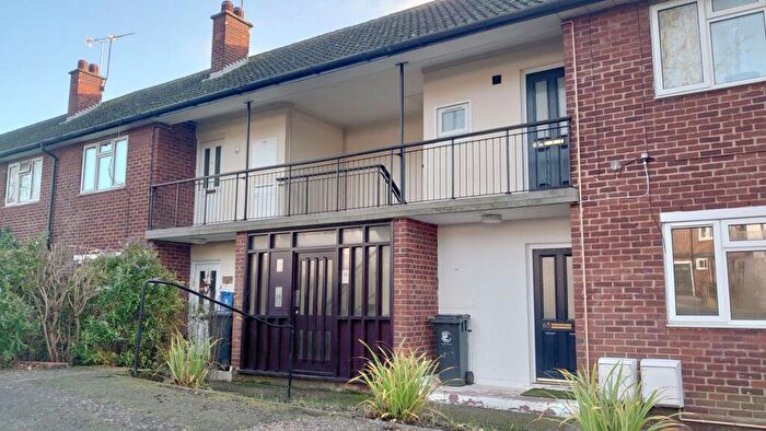 1 Bedroom Flat To Rent In St Johns Terrace, High Road, IG9