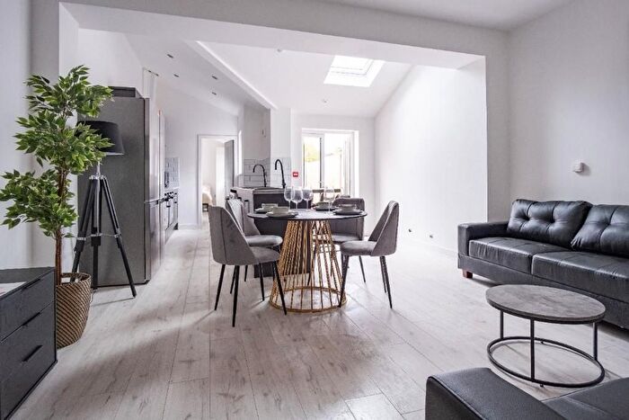 6 Bedroom Semi-Detached House To Rent In Cranwell Street, Lincoln, LN5