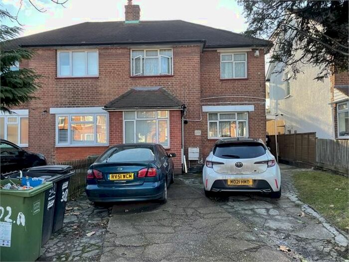 2 Bedroom Flat To Rent In Brownhill Road, Catford, London, SE6