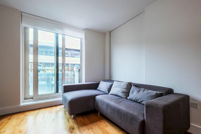 2 Bedroom Flat To Rent In Praed Street, London, W2