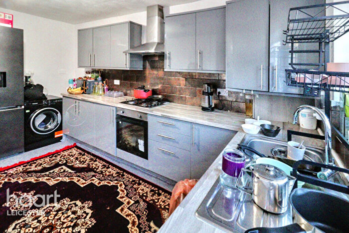 3 Bedroom Bungalow For Sale In Ainsdale Road, Leicester, LE3