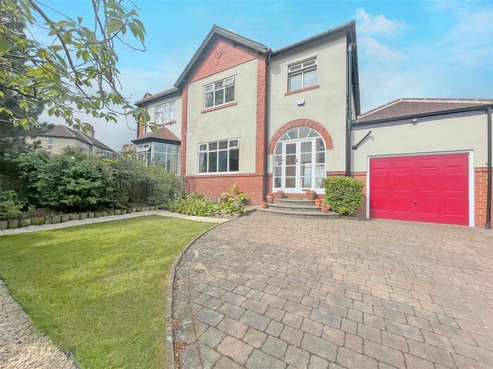 4 Bedroom Property To Rent In Pannal Ash Drive, Harrogate, HG2