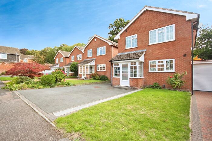 3 Bedroom Detached House For Sale In Stuart Close, Warwick, CV34
