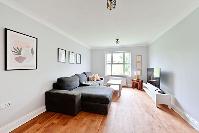 2 Bedroom Flat To Rent In Kingston Road, Wimbledon, London, SW19