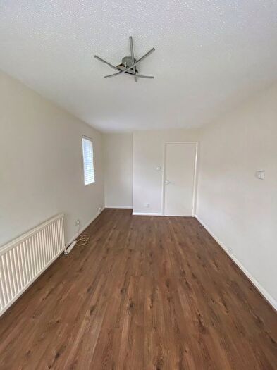 1 Bedroom Flat To Rent In Ringwood Road, Walthamstow, E17