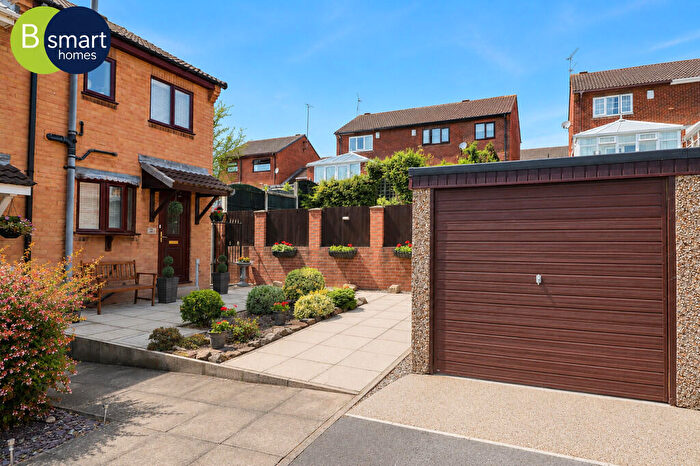 2 Bedroom Town House For Sale In Pine Walk, Swinton, S64