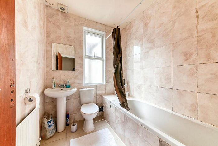 3 Bedroom Terraced House For Sale In Croydon, CR0