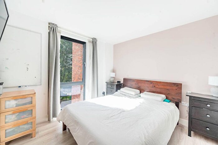 3 Bedroom Flat To Rent In High Street, Harrow Weald, HA3