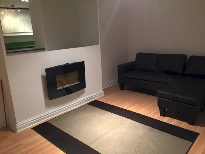2 Bedroom Flat To Rent In Pine Street, Halifax, HX1