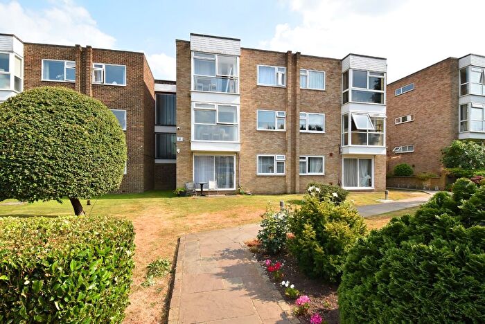 2 Bedroom Flat To Rent In Cadogan Close, Beckenham, Kent, BR3