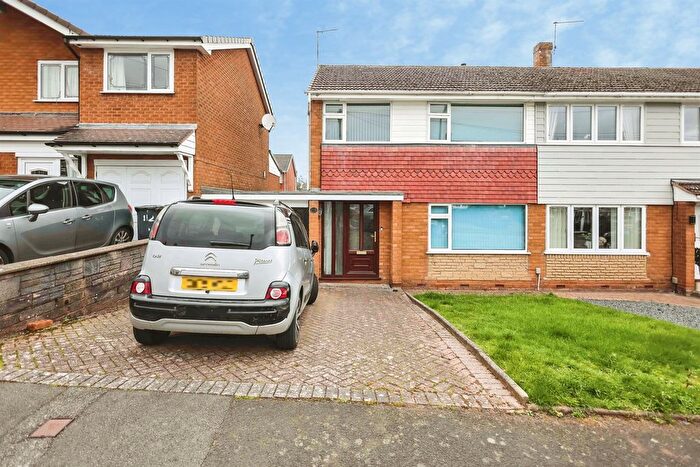 3 Bedroom Terraced House For Sale In Arundel Road, Wordsley, Stourbridge, DY8