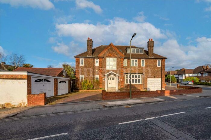 6 Bedroom Detached House To Rent In Armitage Road, London, NW11