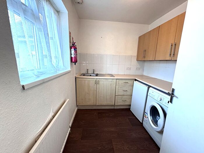 1 Bedroom Flat To Rent In Eldefield, Letchworth Garden City, SG6