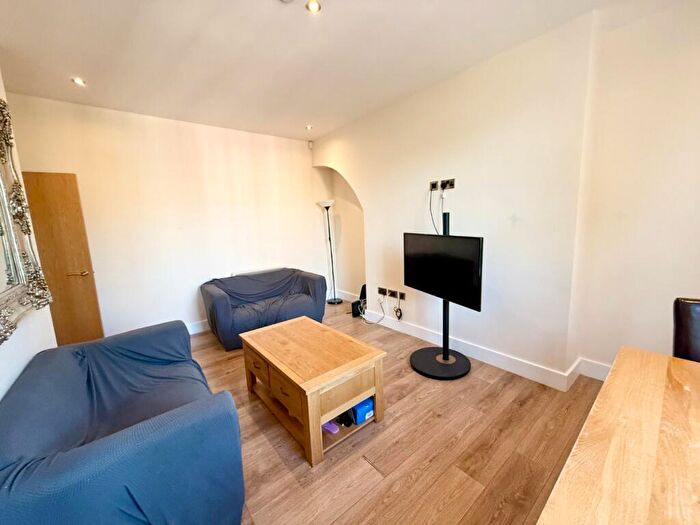 3 Bedroom Flat To Rent In Oxford Street, Nottingham, Nottinghamshire, NG1