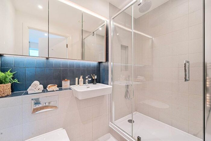 3 Bedroom Flat To Rent In Uncle Colindale, Colindale, London, NW9