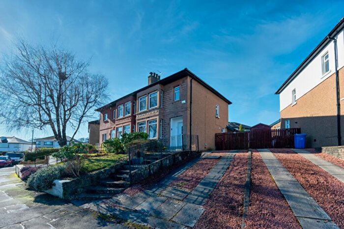 3 Bedroom Semi-Detached House To Rent In Fereneze Avenue, Clarkston, Glasgow, G76