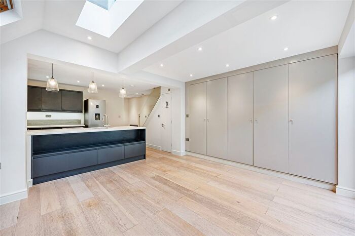 5 Bedroom Terraced House To Rent In Brackenbury Road, London, W6