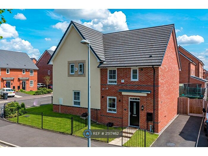 3 Bedroom Semi-Detached House To Rent In Hawthorn Avenue, Worsley, Manchester, M28