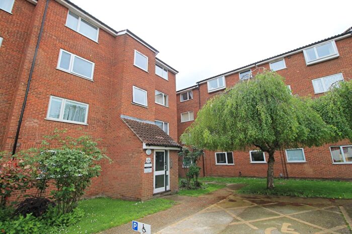 1 Bedroom Flat To Rent In Makepeace Road, Northolt, UB5