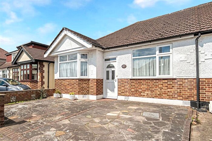 2 Bedroom Bungalow For Sale In Somerville Road, Chadwell Heath, RM6