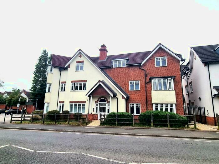2 Bedroom Flat To Rent In Jockey Road, Boldmere, Sutton Coldfield, West Midlands, B73