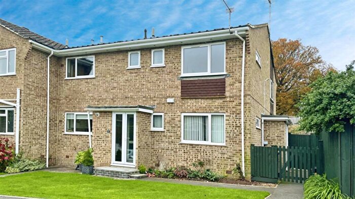 3 Bedroom Apartment For Sale In Stirrup Close, Wimborne, BH21