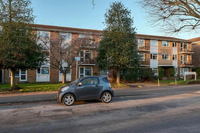 1 Bedroom Flat To Rent In Surbiton, Surrey, KT6