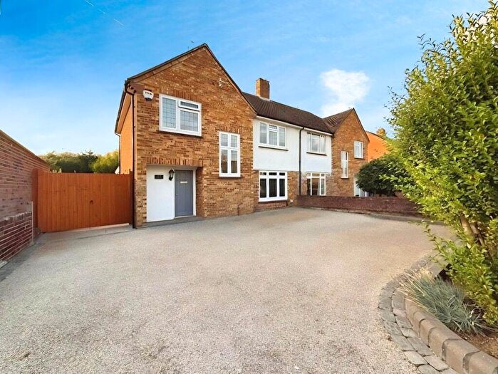 3 Bedroom Semi-Detached House For Sale In Burnetts Road, Windsor, Berkshire, SL4