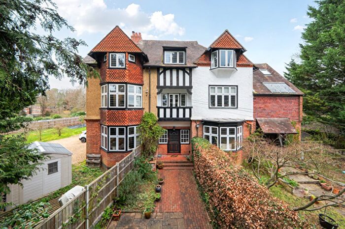 3 Bedroom Detached House For Sale In Salisbury Road, Farnborough, GU14