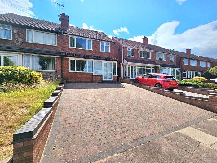 3 Bedroom Semi Detached House For Sale In Aldridge Road, Great Barr, Birmingham, B44