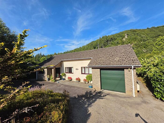 3 Bedroom Detached Bungalow For Sale In Tamar Way, Gunnislake, PL18