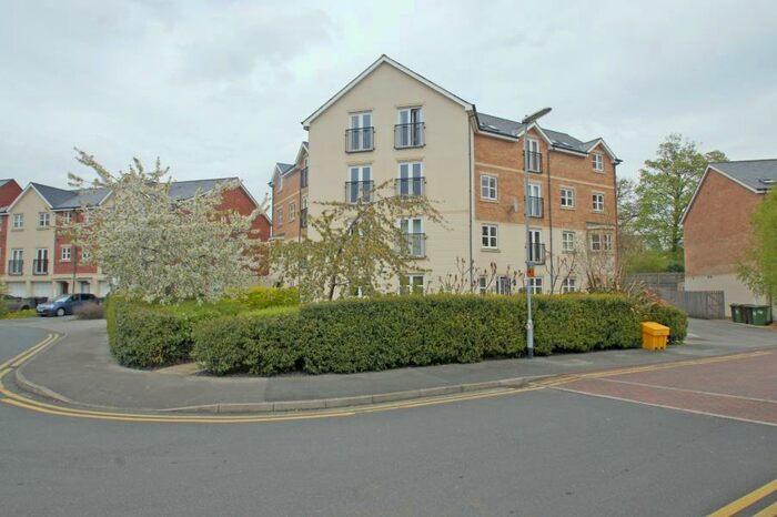 2 Bedroom Flat To Rent In Montgomery Avenue, Headingley, LS16