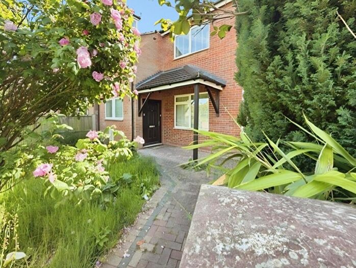4 Bedroom Semi-Detached House To Rent In Brookvale Road, Southampton, Hampshire, SO17