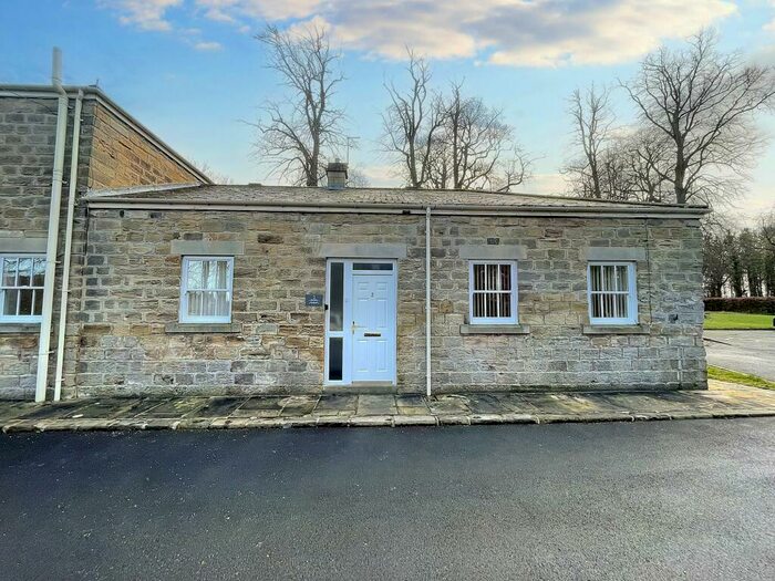 4 Bedroom Semi-Detached House To Rent In Sherburn Hospital, Sherburn House, Durham, Durham, DH1