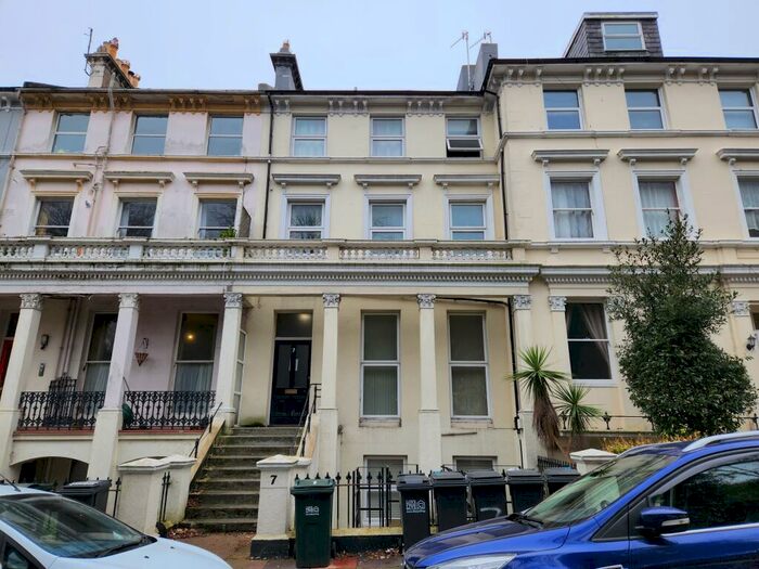 1 Bedroom Flat To Rent In Upperton Gardens, Eastbourne, BN21