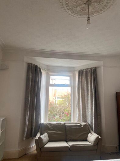 2 Bedroom Flat To Rent In Biddlestone Road, Heaton, Newcastle Upon Tyne, NE6