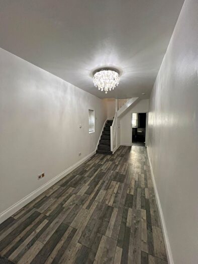 2 Bedroom Maisonette To Rent In Brocket Way, Chigwell, IG7