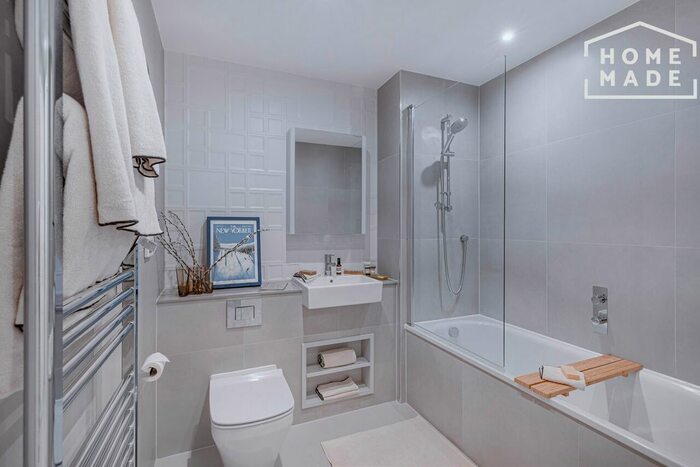 1 Bedroom Flat To Rent In Coppermaker Square, Stratford, E20