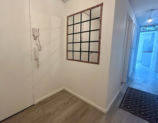 2 Bedroom Apartment To Rent In Oatland Heights, Leeds, LS7